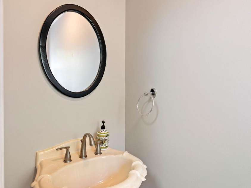 990 Royal Drive, Lincolnton, NC 28092.  MLS# CAR4434784, YatesRealty ID 58433. 