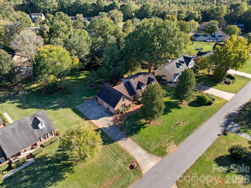 990 Royal Drive, Lincolnton, NC 28092.  MLS# CAR4434784, YatesRealty ID 58433. 