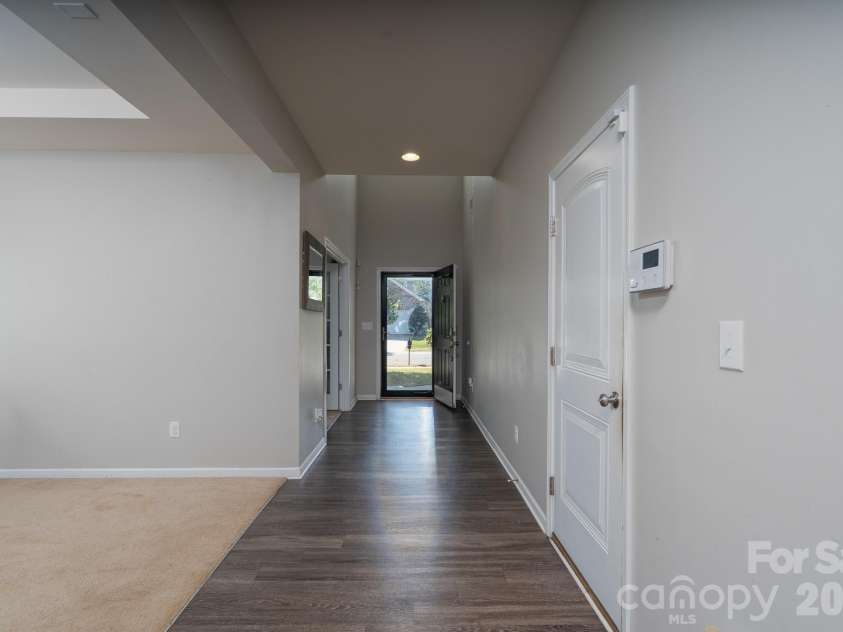 5214 Elementary View Drive, Charlotte, NC 28269.  MLS# CAR4432074, YatesRealty ID 58434. 