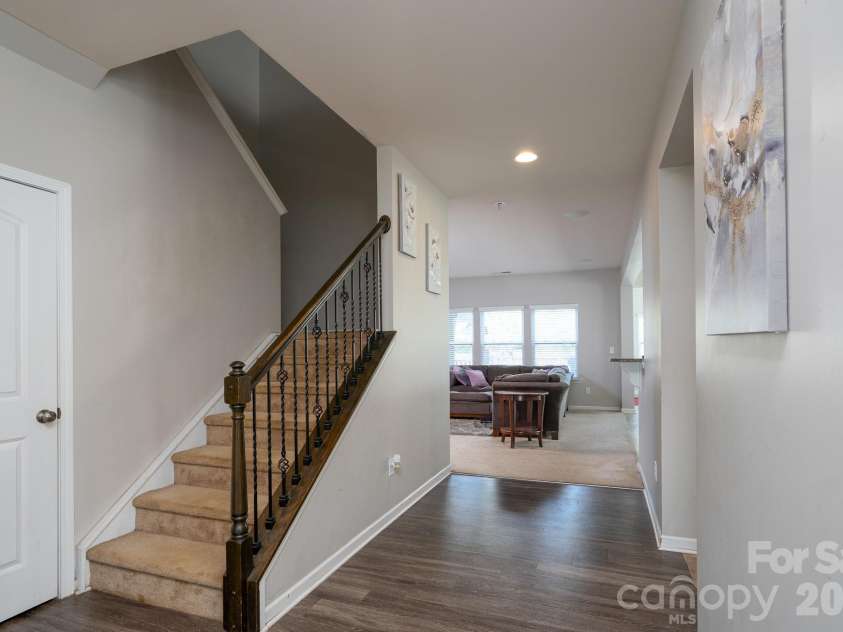 5214 Elementary View Drive, Charlotte, NC 28269.  MLS# CAR4432074, YatesRealty ID 58434. 