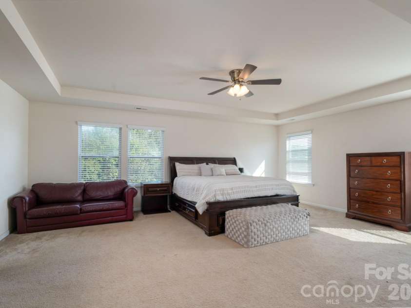 5214 Elementary View Drive, Charlotte, NC 28269.  MLS# CAR4432074, YatesRealty ID 58434. 