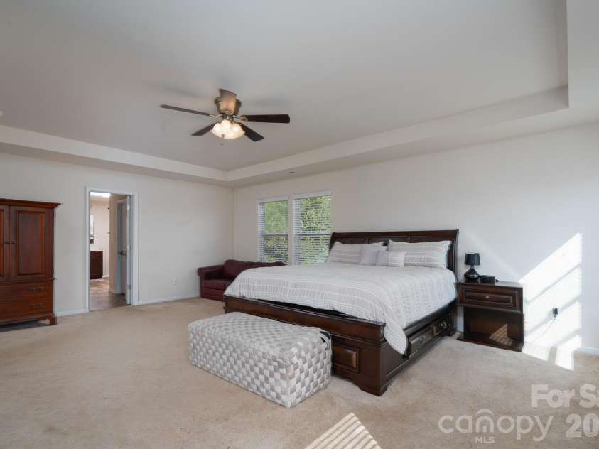 5214 Elementary View Drive, Charlotte, NC 28269.  MLS# CAR4432074, YatesRealty ID 58434. 