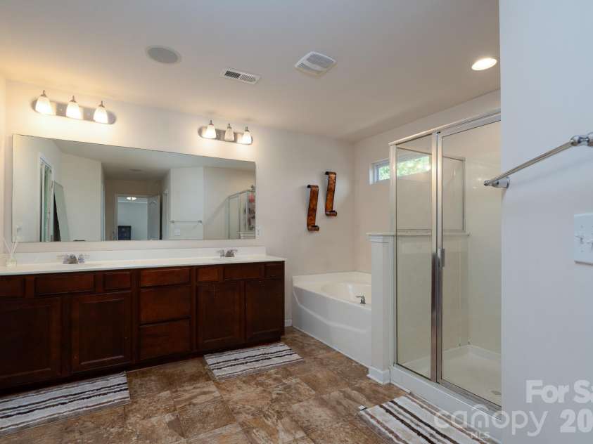 5214 Elementary View Drive, Charlotte, NC 28269.  MLS# CAR4432074, YatesRealty ID 58434. 