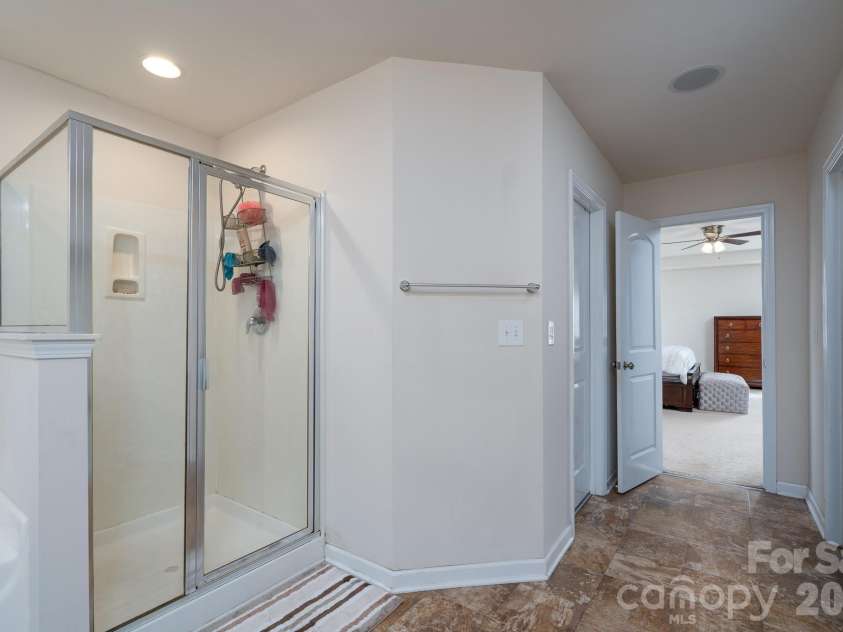 5214 Elementary View Drive, Charlotte, NC 28269.  MLS# CAR4432074, YatesRealty ID 58434. 
