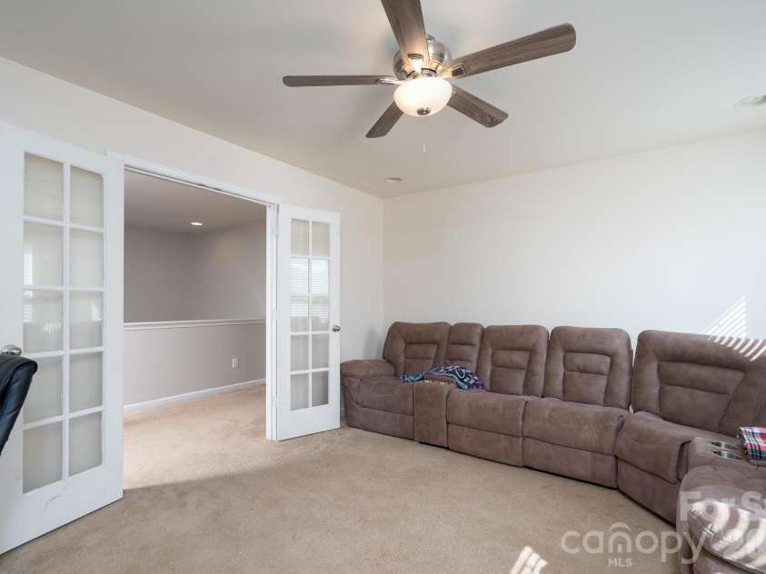 5214 Elementary View Drive, Charlotte, NC 28269.  MLS# CAR4432074, YatesRealty ID 58434. 