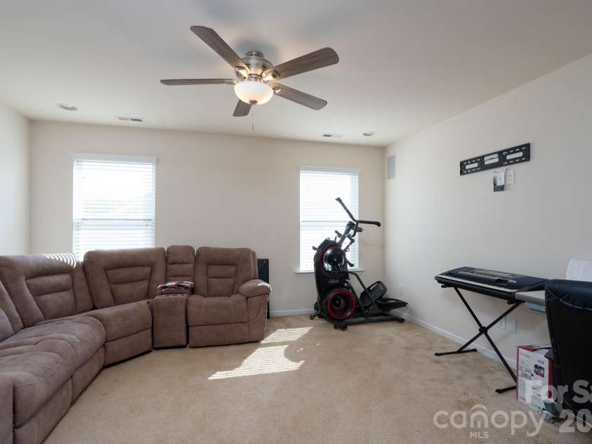 5214 Elementary View Drive, Charlotte, NC 28269.  MLS# CAR4432074, YatesRealty ID 58434. 