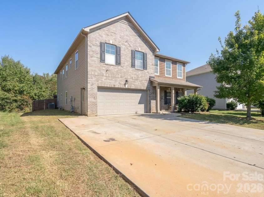 5214 Elementary View Drive, Charlotte, NC 28269.  MLS# CAR4432074, YatesRealty ID 58434. 