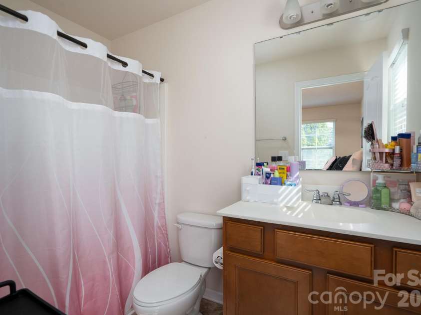 5214 Elementary View Drive, Charlotte, NC 28269.  MLS# CAR4432074, YatesRealty ID 58434. Bathroom 3 is located in Bedroom 3.