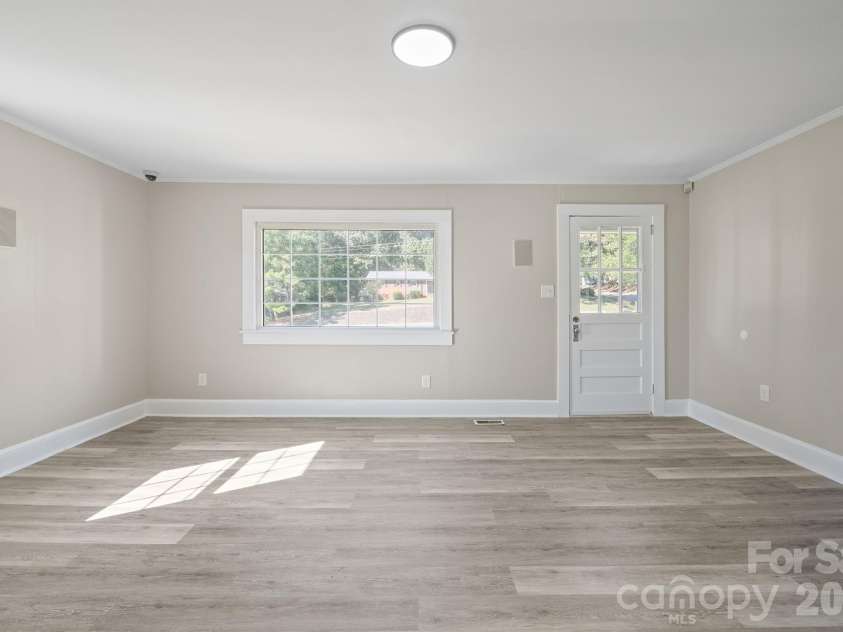 603 Westminster Drive, Statesville, NC 28677.  MLS# CAR4437621, YatesRealty ID 58436. 