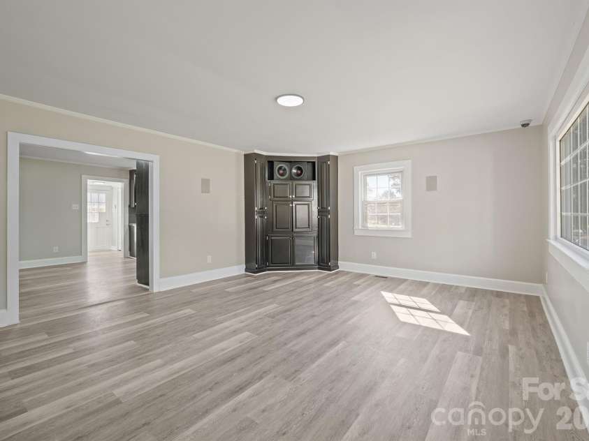 603 Westminster Drive, Statesville, NC 28677.  MLS# CAR4437621, YatesRealty ID 58436. 