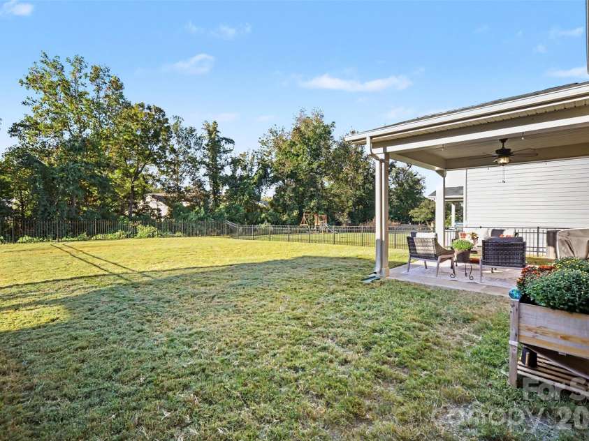12632 Heath Grove Drive, Huntersville, NC 28078.  MLS# CAR4435897, YatesRealty ID 58437. 