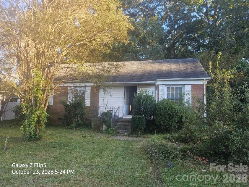 4110 Tipperary Place, Charlotte, NC 28215.  MLS# CAR4437568, YatesRealty ID 58438. 