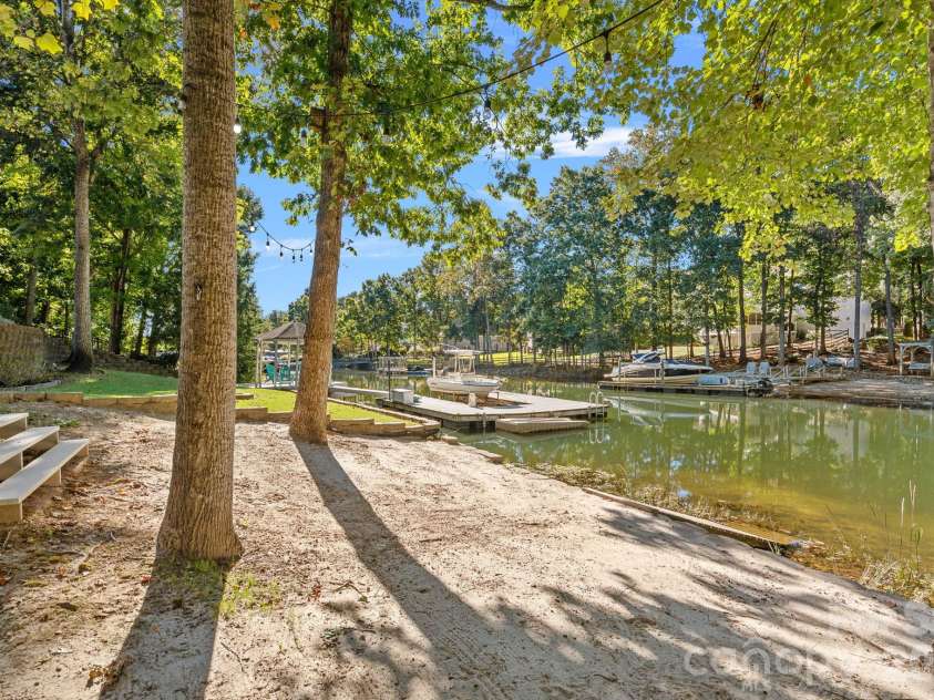 148 Sunrise Circle, Mooresville, NC 28117.  MLS# CAR4432161, YatesRealty ID 58439. Beach area