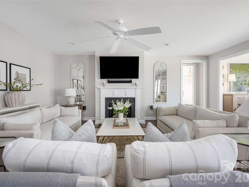 11012 Vanguard Parkway, Huntersville, NC 28078.  MLS# CAR4356182, YatesRealty ID 5844. 