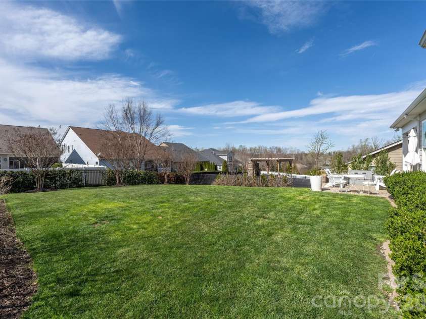11012 Vanguard Parkway, Huntersville, NC 28078.  MLS# CAR4356182, YatesRealty ID 5844. 
