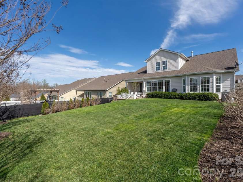 11012 Vanguard Parkway, Huntersville, NC 28078.  MLS# CAR4356182, YatesRealty ID 5844. 