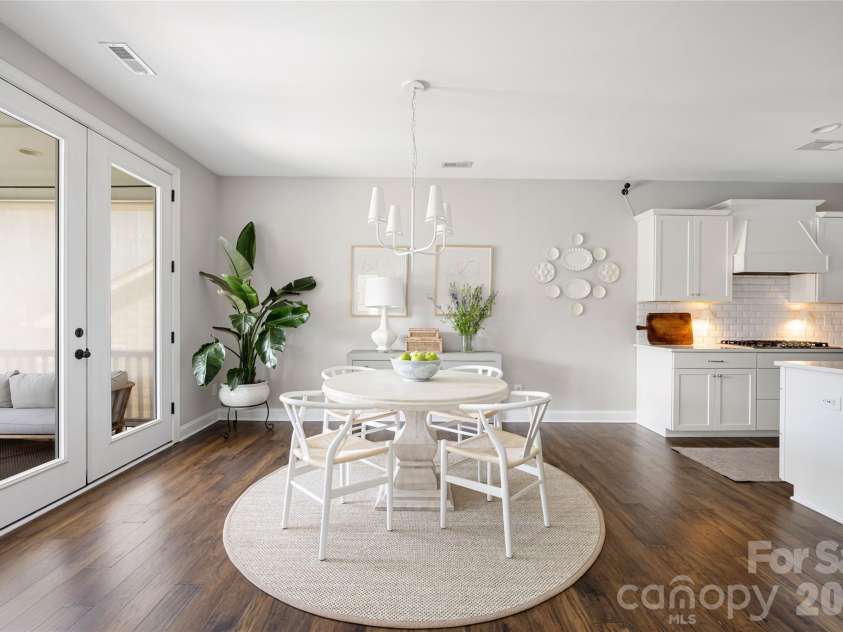 11012 Vanguard Parkway, Huntersville, NC 28078.  MLS# CAR4356182, YatesRealty ID 5844. Breakfast Area