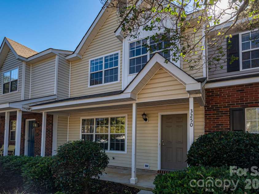 3250 Summercroft Loop, Charlotte, NC 28269.  MLS# CAR4437417, YatesRealty ID 58442. 