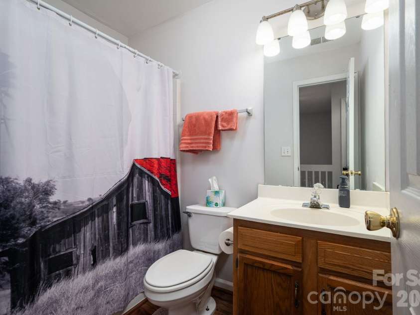 3250 Summercroft Loop, Charlotte, NC 28269.  MLS# CAR4437417, YatesRealty ID 58442. 