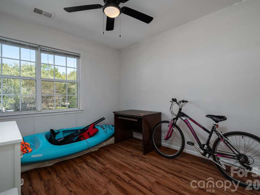 3250 Summercroft Loop, Charlotte, NC 28269.  MLS# CAR4437417, YatesRealty ID 58442. 