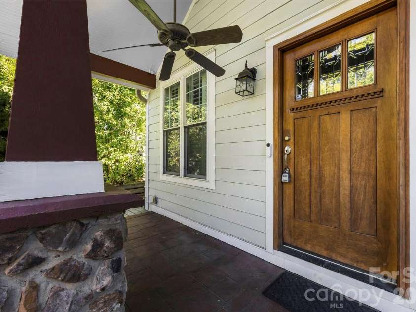 1623 Mint Street, Charlotte, NC 28203.  MLS# CAR4422880, YatesRealty ID 58445. 