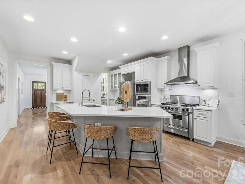 1623 Mint Street, Charlotte, NC 28203.  MLS# CAR4422880, YatesRealty ID 58445. 