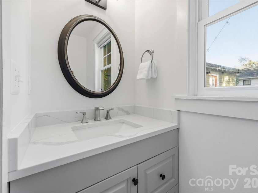1623 Mint Street, Charlotte, NC 28203.  MLS# CAR4422880, YatesRealty ID 58445. 