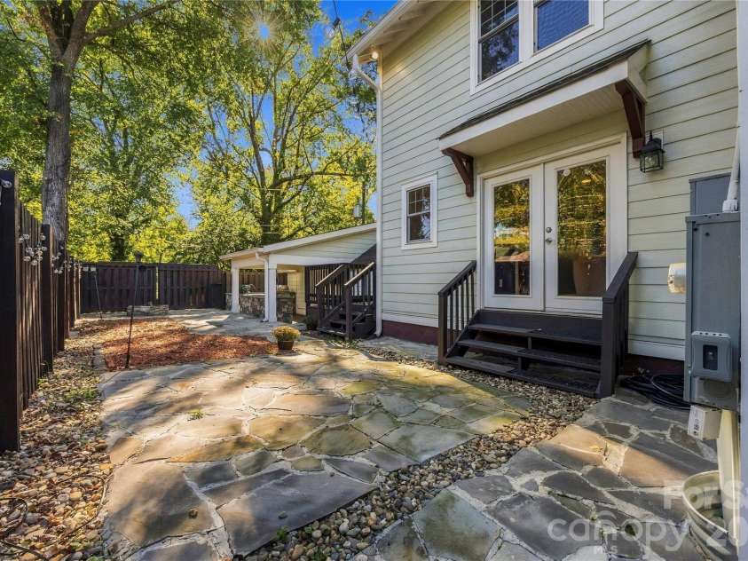 1623 Mint Street, Charlotte, NC 28203.  MLS# CAR4422880, YatesRealty ID 58445. 