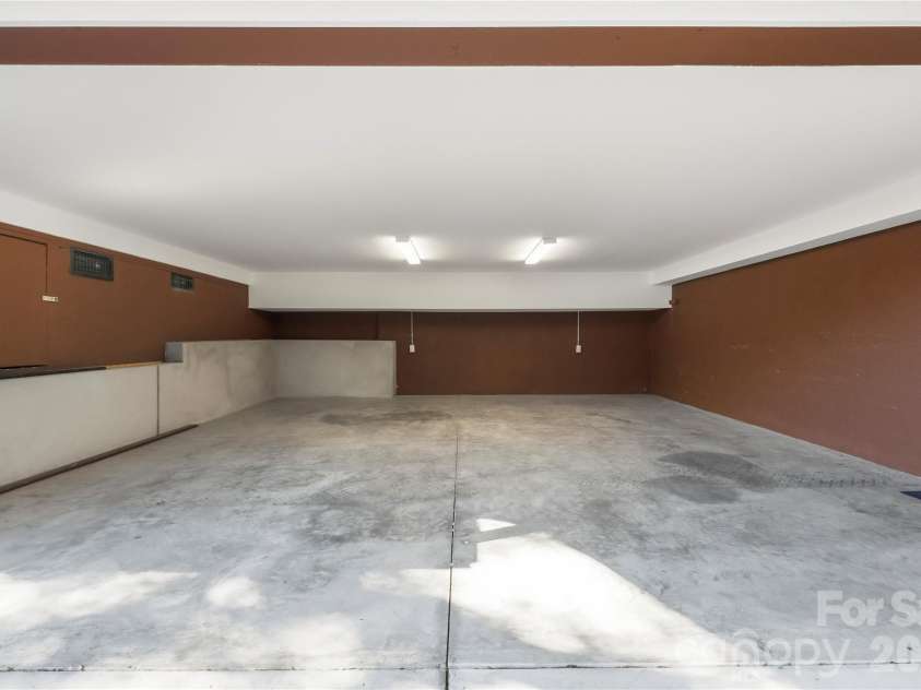 1623 Mint Street, Charlotte, NC 28203.  MLS# CAR4422880, YatesRealty ID 58445. 