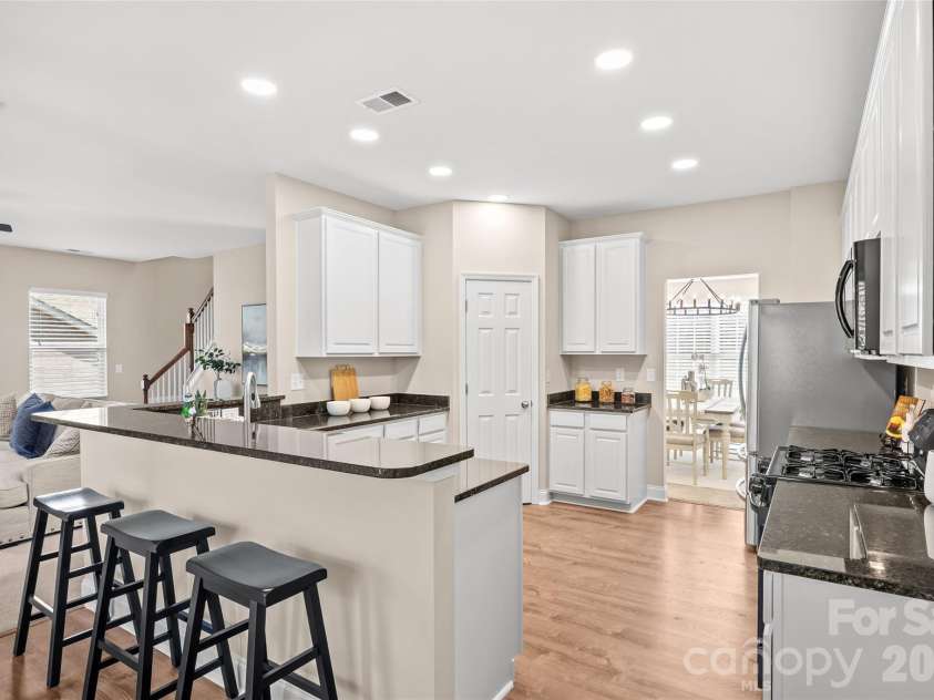 7917 Sardis Creek Lane, Charlotte, NC 28270.  MLS# CAR4423138, YatesRealty ID 58446. 