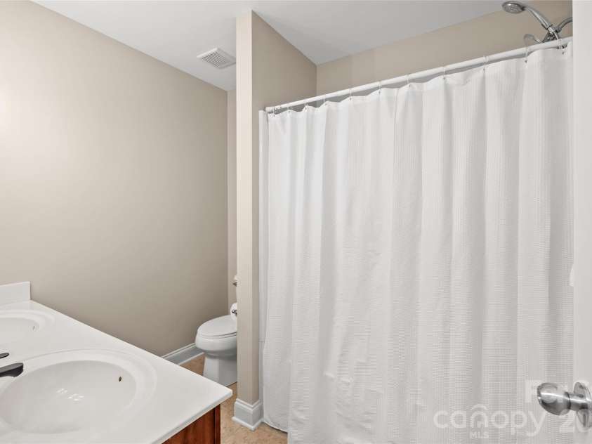 7917 Sardis Creek Lane, Charlotte, NC 28270.  MLS# CAR4423138, YatesRealty ID 58446. 