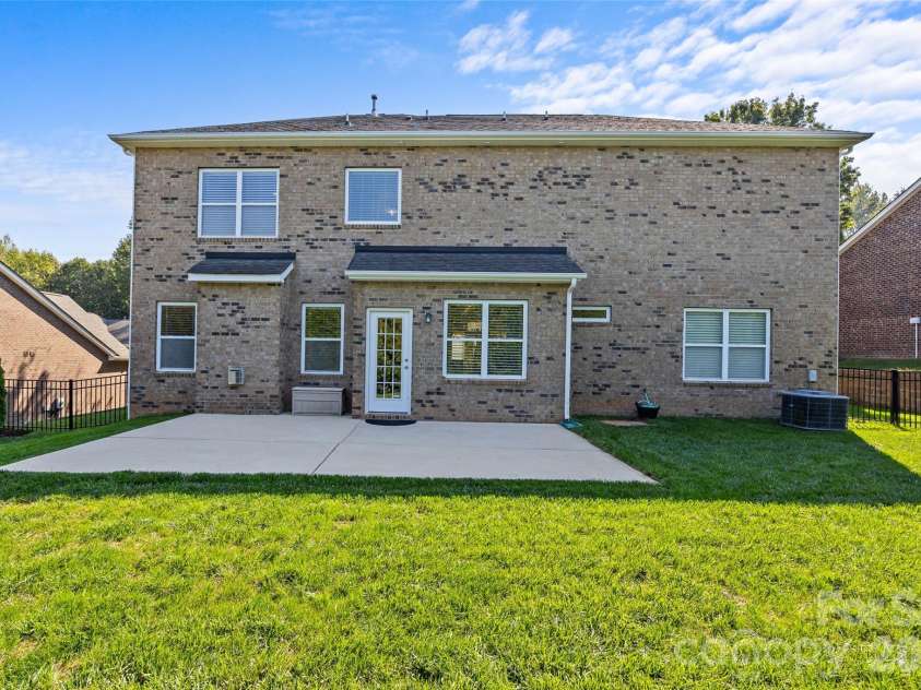 7917 Sardis Creek Lane, Charlotte, NC 28270.  MLS# CAR4423138, YatesRealty ID 58446. 