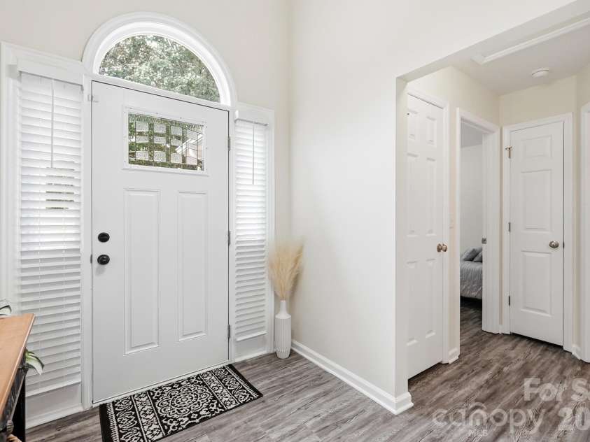 236 Forest Pond Road, Kannapolis, NC 28083.  MLS# CAR4432788, YatesRealty ID 58447. Foyer
