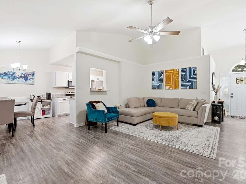 236 Forest Pond Road, Kannapolis, NC 28083.  MLS# CAR4432788, YatesRealty ID 58447. Great Room
