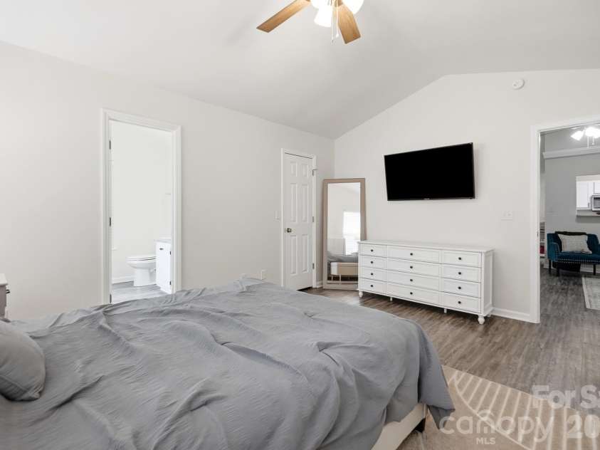236 Forest Pond Road, Kannapolis, NC 28083.  MLS# CAR4432788, YatesRealty ID 58447. Primary Bedroom