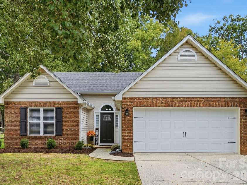 236 Forest Pond Road, Kannapolis, NC 28083.  MLS# CAR4432788, YatesRealty ID 58447. Welcome Home!