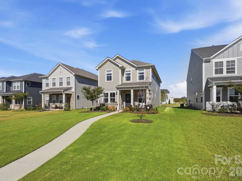 15506 Parkside Crossing Drive, Charlotte, NC 28278.  MLS# CAR4432312, YatesRealty ID 58449. 