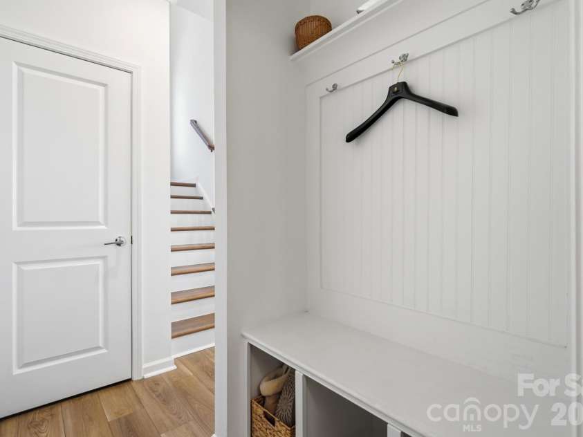 15506 Parkside Crossing Drive, Charlotte, NC 28278.  MLS# CAR4432312, YatesRealty ID 58449. 