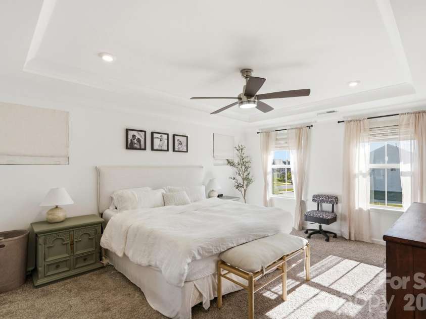 15506 Parkside Crossing Drive, Charlotte, NC 28278.  MLS# CAR4432312, YatesRealty ID 58449. 
