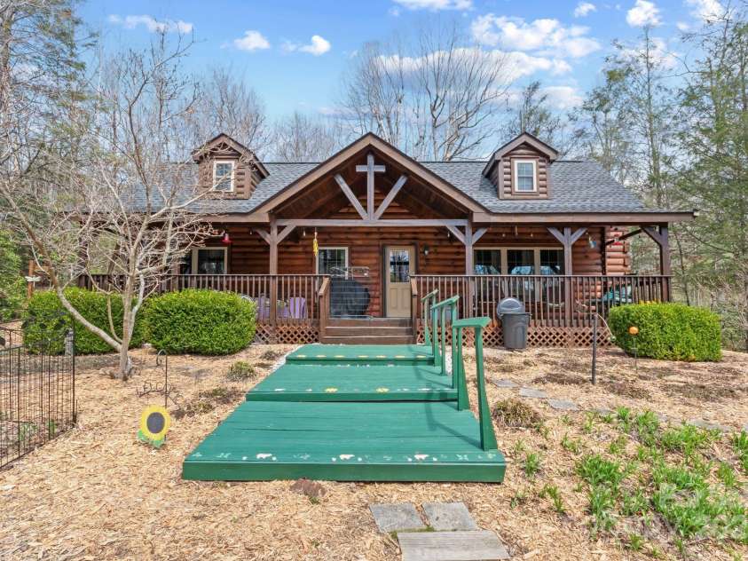 787 Shumont Road, Black Mountain, NC 28711.  MLS# CAR4239152, YatesRealty ID 5845. 