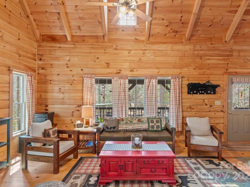 787 Shumont Road, Black Mountain, NC 28711.  MLS# CAR4239152, YatesRealty ID 5845. 