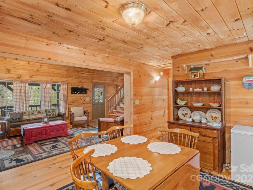 787 Shumont Road, Black Mountain, NC 28711.  MLS# CAR4239152, YatesRealty ID 5845. 