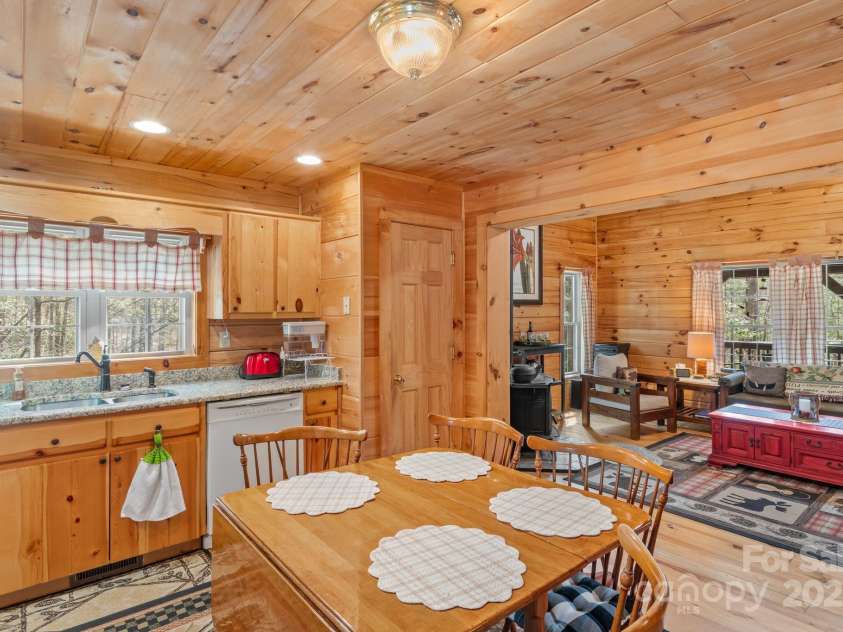 787 Shumont Road, Black Mountain, NC 28711.  MLS# CAR4239152, YatesRealty ID 5845. 