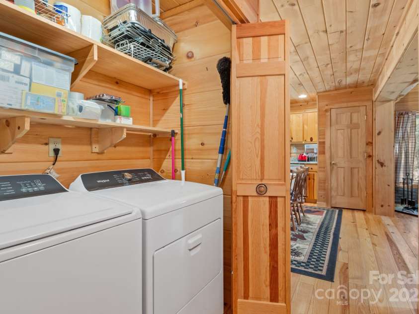 787 Shumont Road, Black Mountain, NC 28711.  MLS# CAR4239152, YatesRealty ID 5845. 