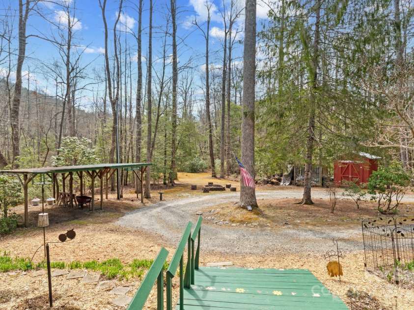 787 Shumont Road, Black Mountain, NC 28711.  MLS# CAR4239152, YatesRealty ID 5845. 