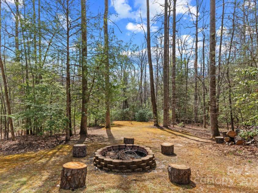 787 Shumont Road, Black Mountain, NC 28711.  MLS# CAR4239152, YatesRealty ID 5845. 