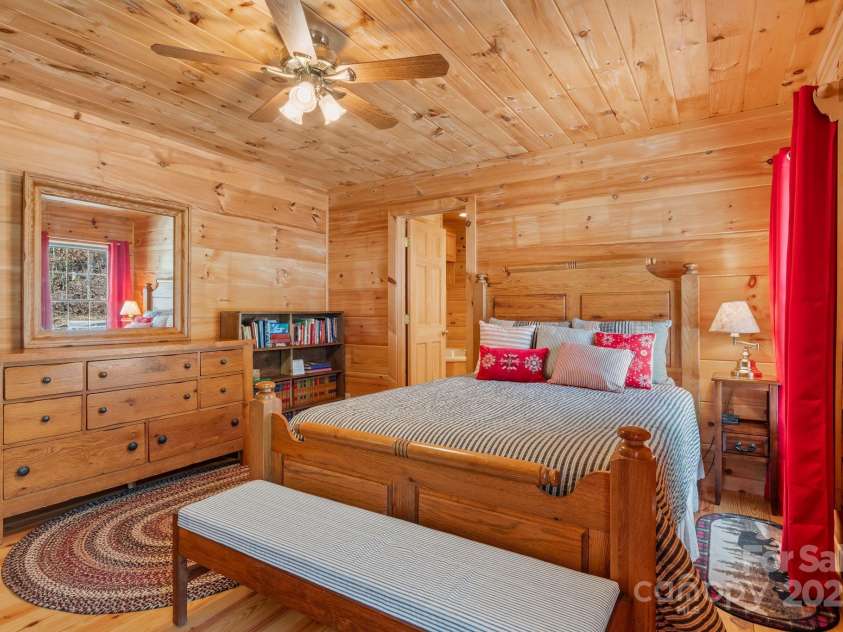 787 Shumont Road, Black Mountain, NC 28711.  MLS# CAR4239152, YatesRealty ID 5845. Primary bedroom