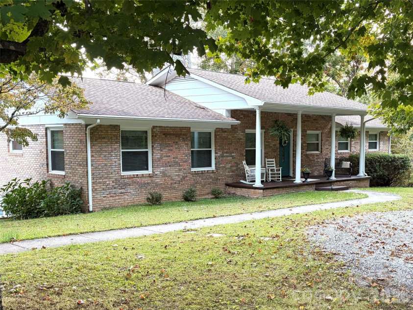 430 Carters Ridge Road, Spruce Pine, NC 28777.  MLS# CAR4437629, YatesRealty ID 58450. 