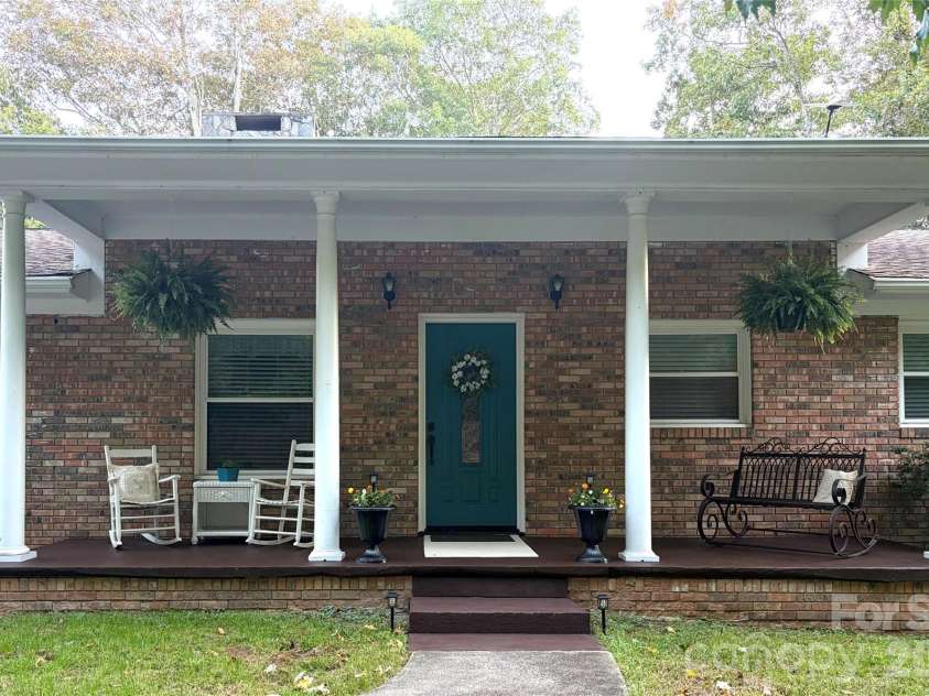 430 Carters Ridge Road, Spruce Pine, NC 28777.  MLS# CAR4437629, YatesRealty ID 58450. 
