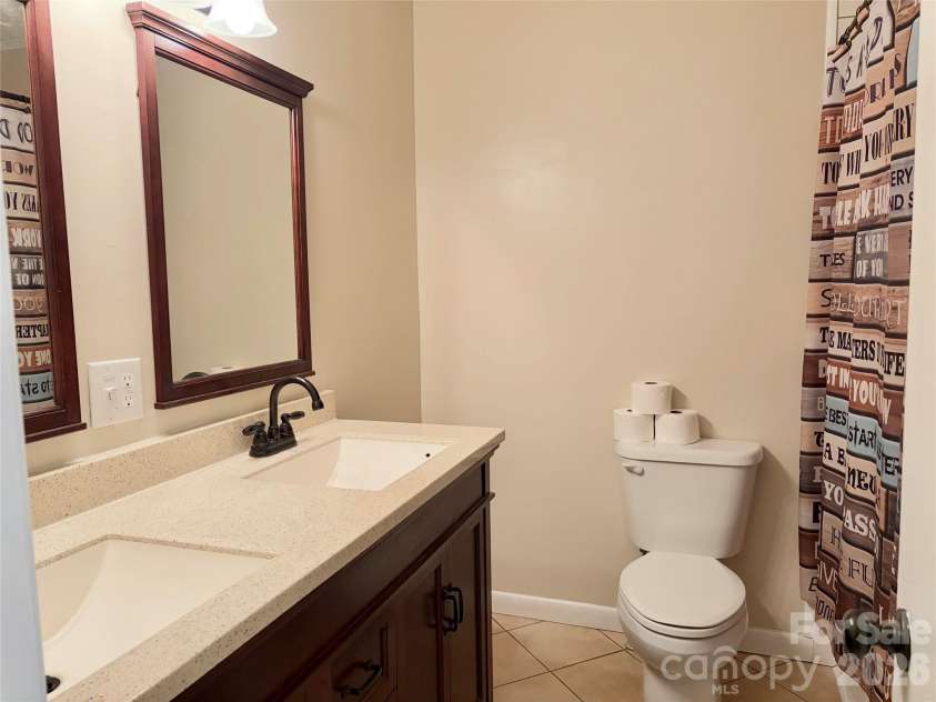 430 Carters Ridge Road, Spruce Pine, NC 28777.  MLS# CAR4437629, YatesRealty ID 58450. 